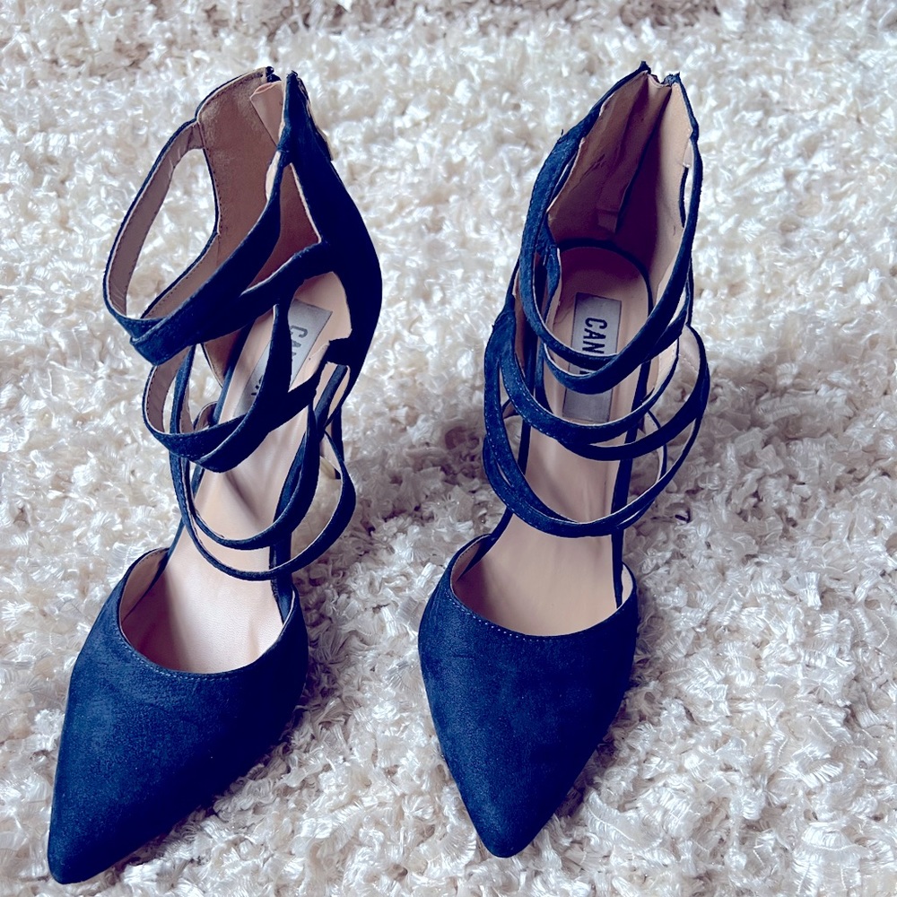Sued strapped shoe.